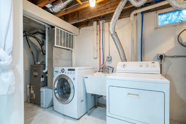 $219,000 | 1058 5th Street Southwest, Valley City, ND 58072