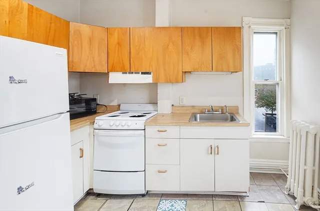 $724,995 | 393 Pleasant Street, New Bedford, MA 02740