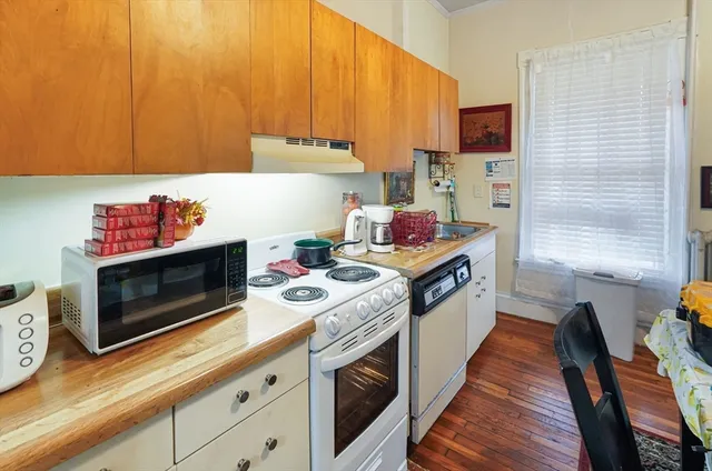 $724,995 | 393 Pleasant Street, New Bedford, MA 02740