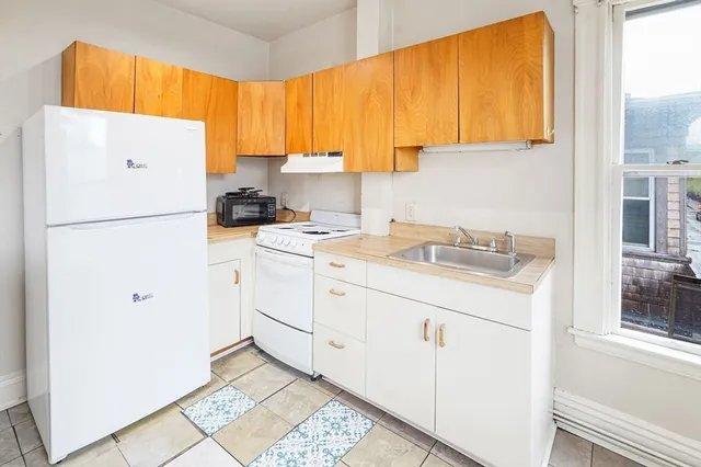 $724,995 | 393 Pleasant Street, New Bedford, MA 02740