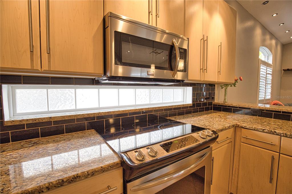 407 Rio Terra Venice, FL 34285 - Photo 12 of 35 Gallery Image 12