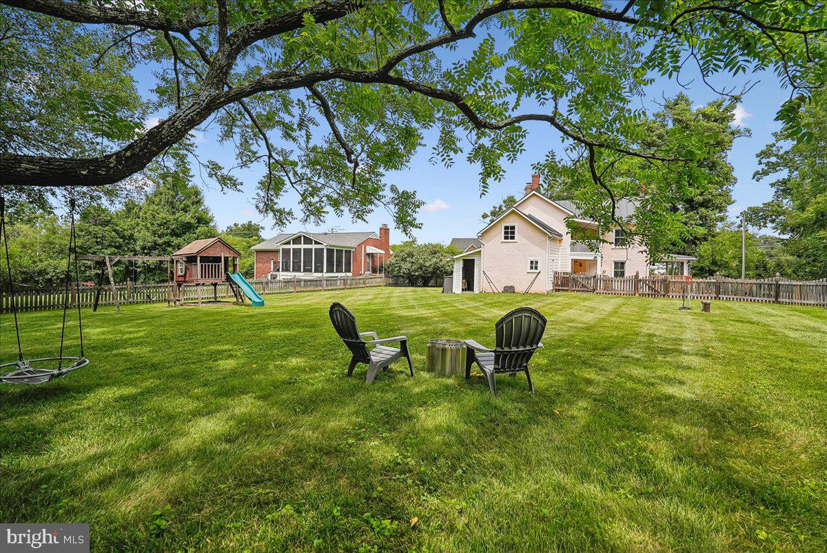 43655 Hay Road Ashburn, VA 20147 - Photo 57 of 68 Expansive back yard