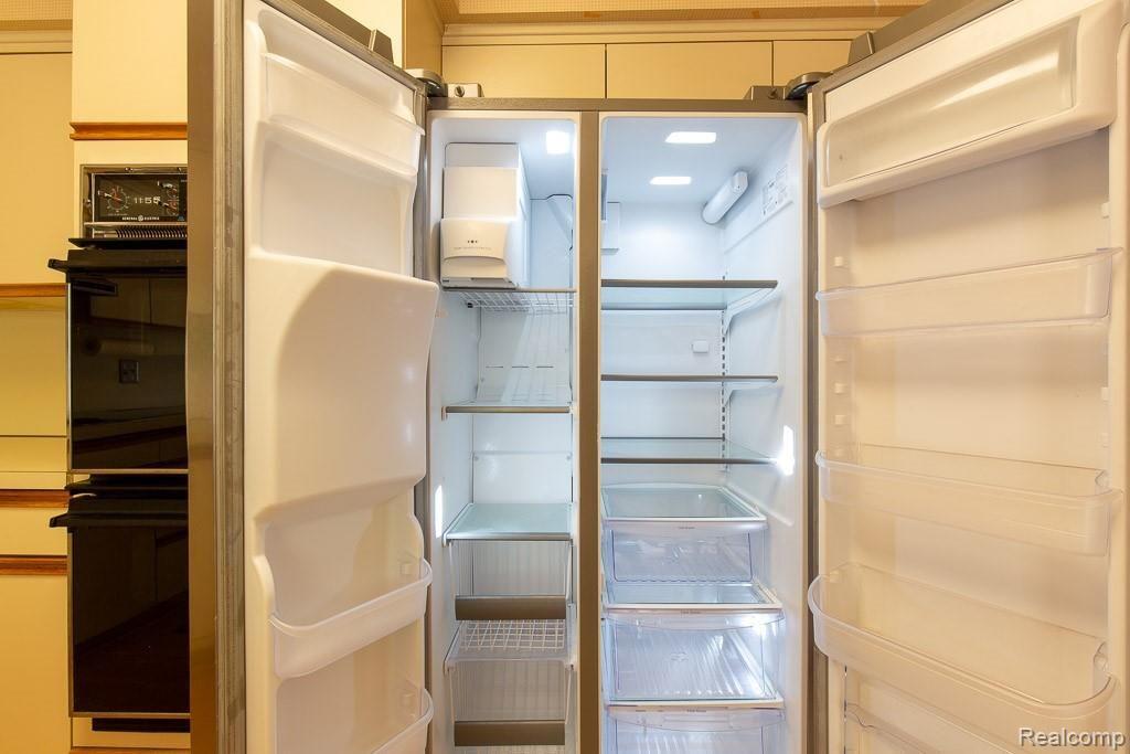 5670 Ridgewood Road West Bloomfield, MI 48322 - Photo 43 of 62