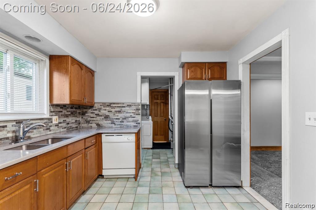 323 North Campbell Road Royal Oak, MI 48067 - Photo 8 of 22