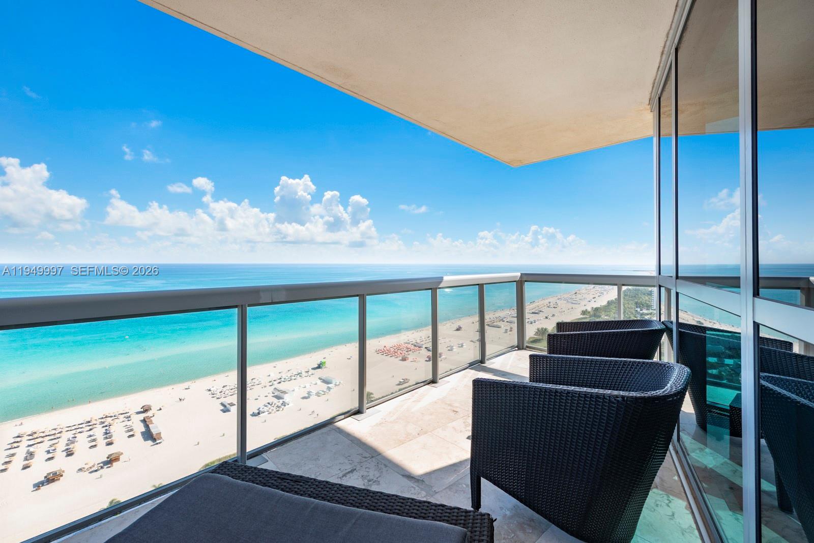 101 20th Street, Unit 3008 Miami Beach, FL 33139 - Photo 5 of 16 a living room with furniture