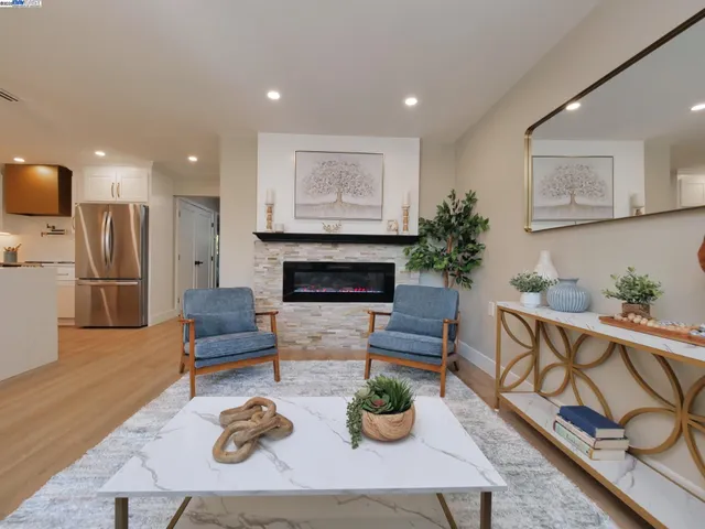 $645,000 | 1732 Oakmont Drive, Unit 8, Walnut Creek, CA 94595