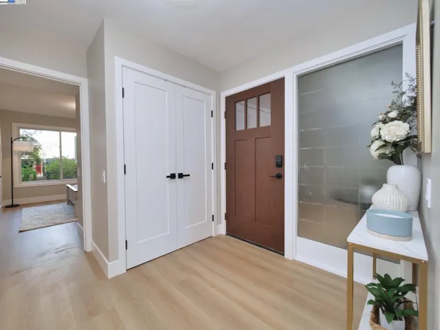 $645,000 | 1732 Oakmont Drive, Unit 8, Walnut Creek, CA 94595