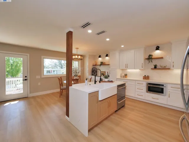 $645,000 | 1732 Oakmont Drive, Unit 8, Walnut Creek, CA 94595