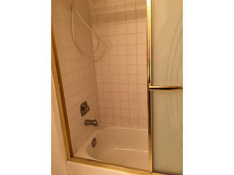 21 Royal Palm Way, Unit 21604 Boca Raton, FL 33432 - Photo 11 of 26 Bathroom Master