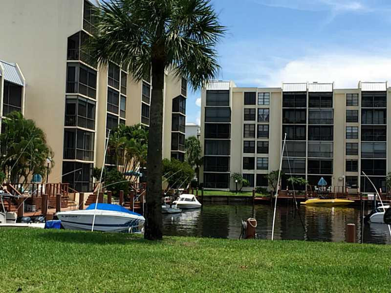21 Royal Palm Way, Unit 21604 Boca Raton, FL 33432 - Photo 20 of 26 Exterior Front