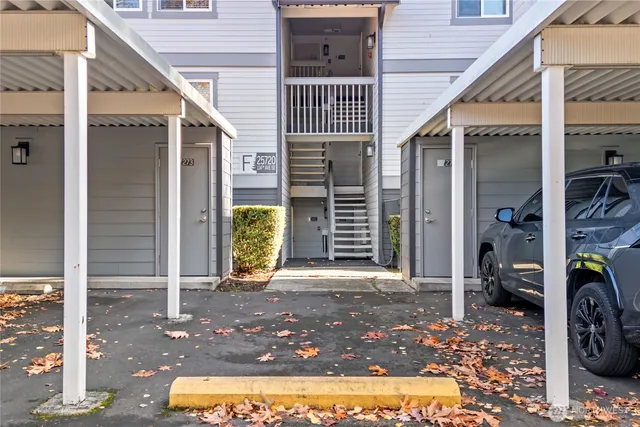 $272,000 | 11424 Southeast 257th Place, Unit F307, Kent, WA 98030