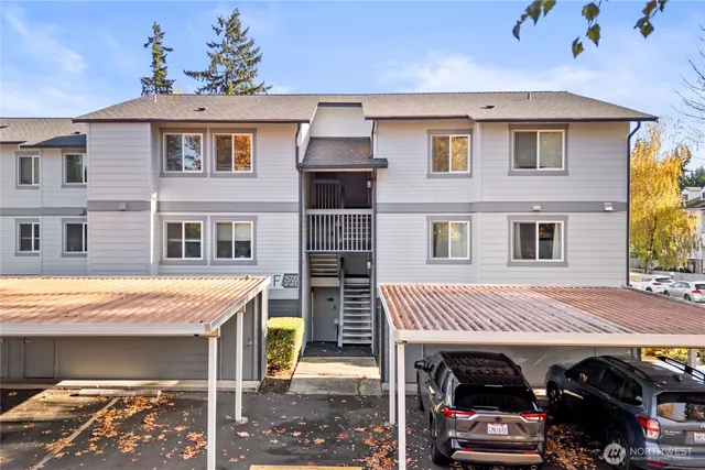$272,000 | 11424 Southeast 257th Place, Unit F307, Kent, WA 98030
