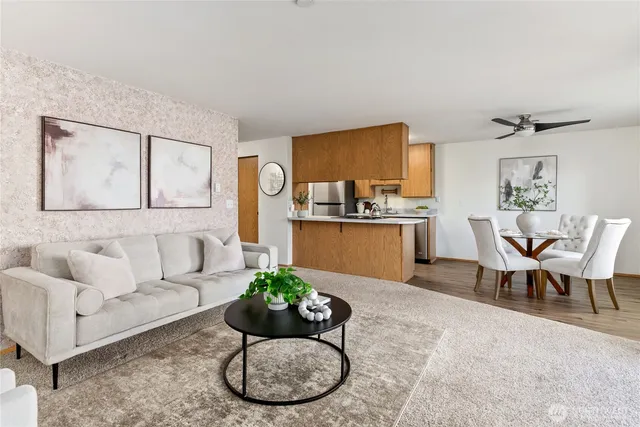 $272,000 | 11424 Southeast 257th Place, Unit F307, Kent, WA 98030