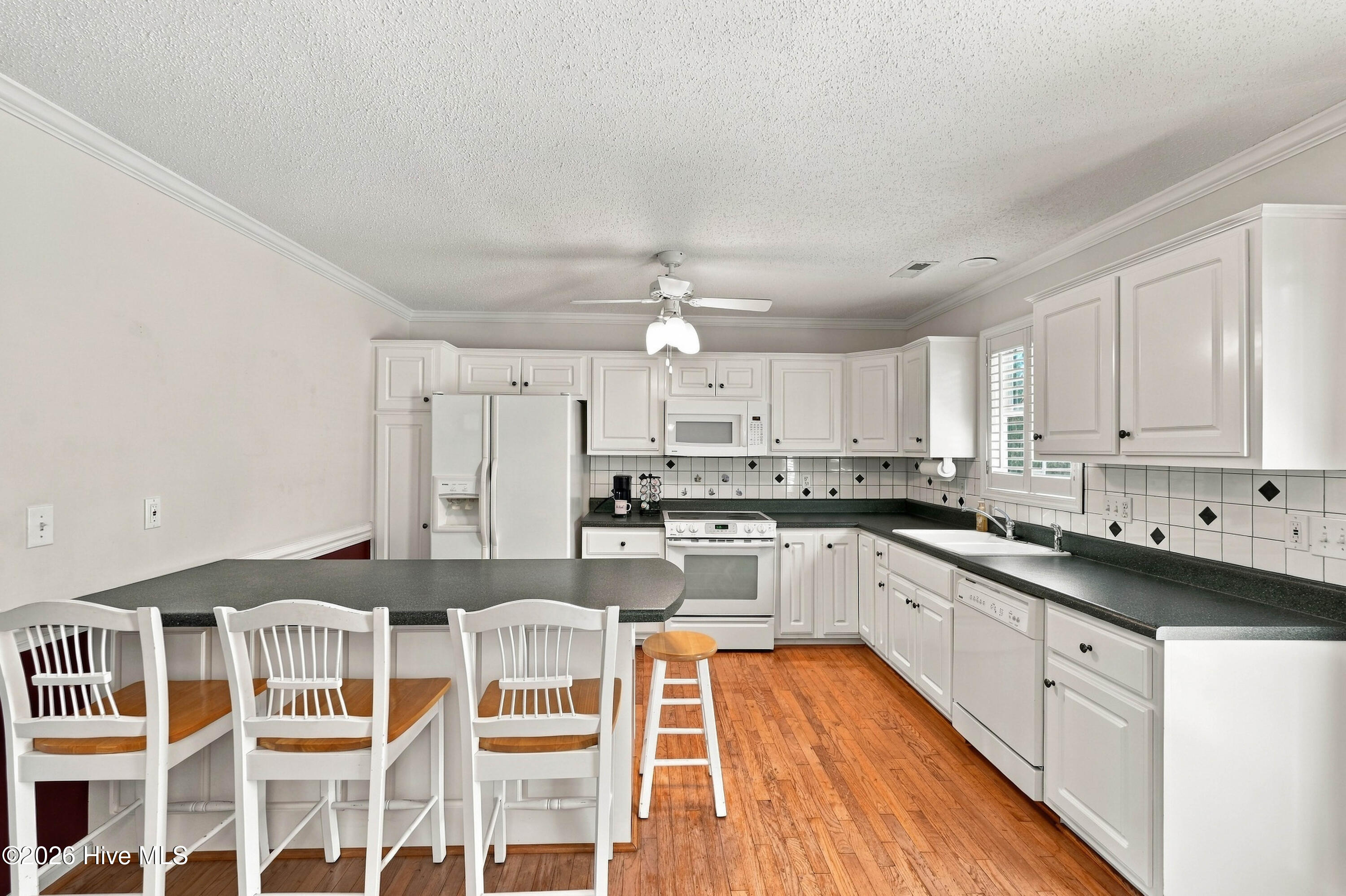 344 Ludie Brown Road Chinquapin, NC 28521 - Photo 13 of 47 13_kitchen