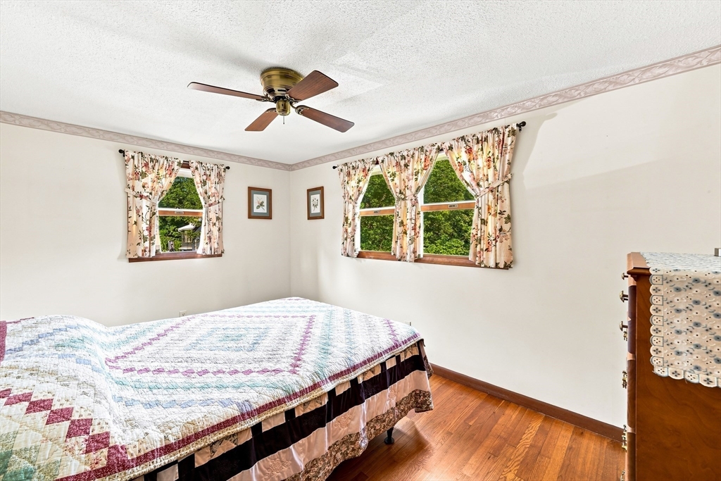 19 Mc Intosh Road Chelmsford, MA 01824 - Photo 18 of 40 Gallery Image 18