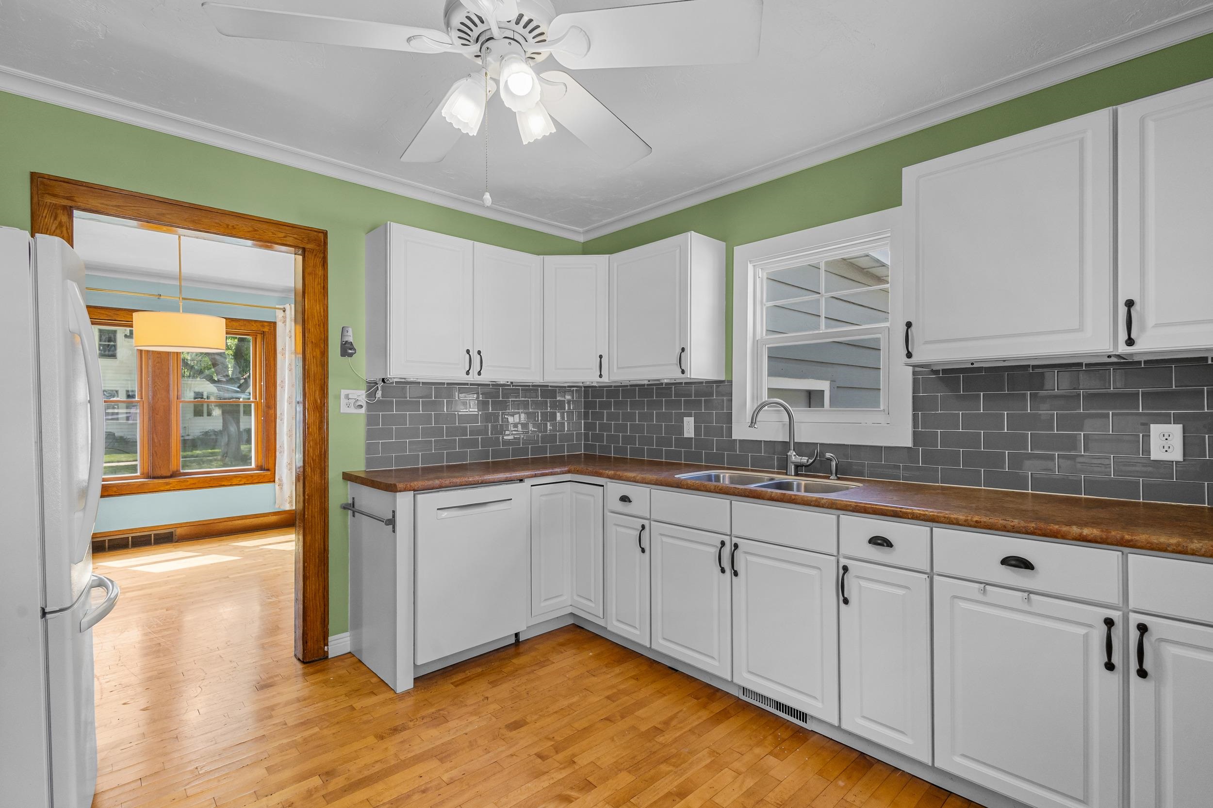 1034 West Lorain Street Appleton, WI 54914 - Photo 13 of 23
