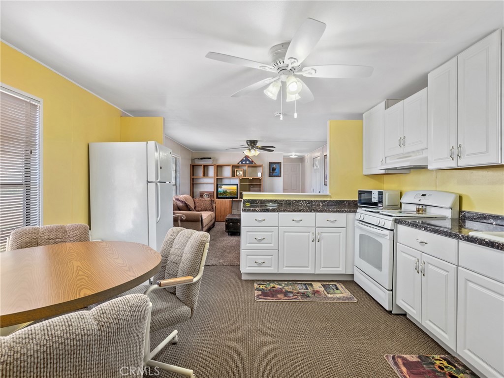 6728 Juniper Road Phelan, CA 92371 - Photo 9 of 32