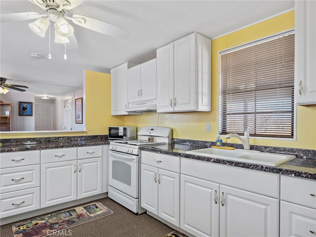 6728 Juniper Road Phelan, CA 92371 - Photo 10 of 32