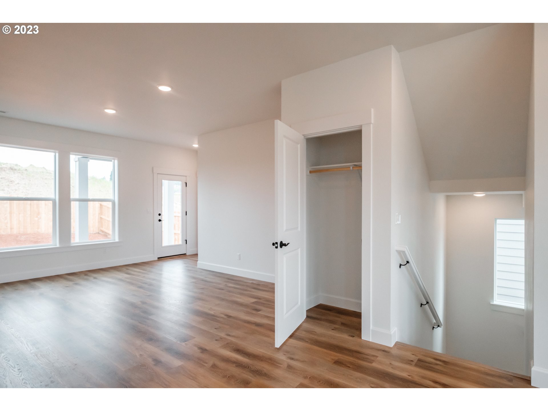 12363 Southwest Strobel Road Beaverton, OR 97007 - Photo 21 of 42 Gallery Image 21