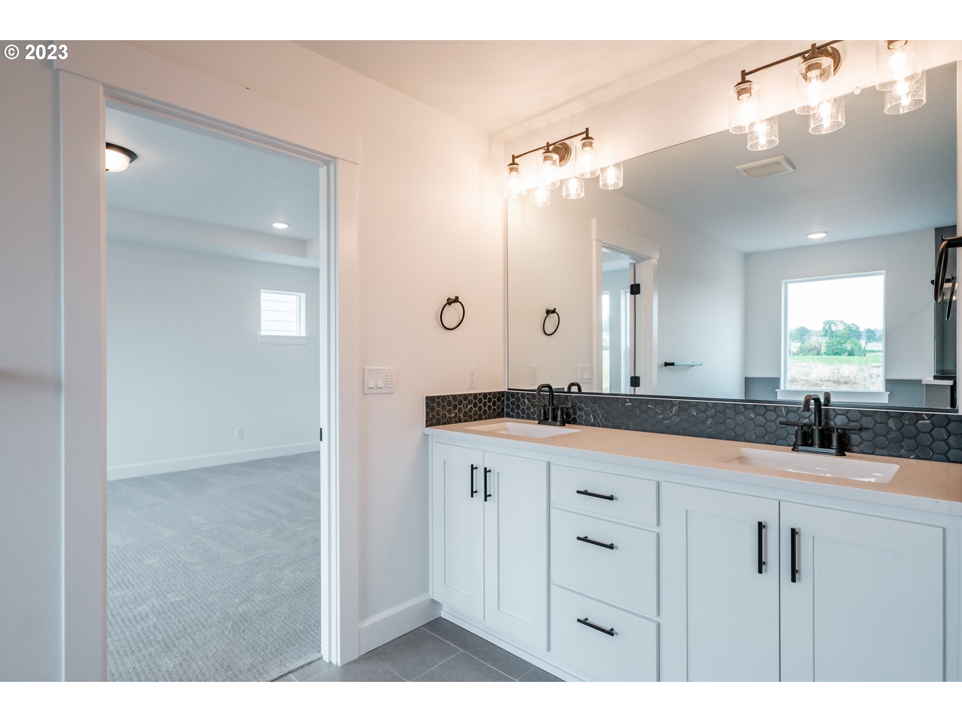 12363 Southwest Strobel Road Beaverton, OR 97007 - Photo 30 of 42 Gallery Image 30