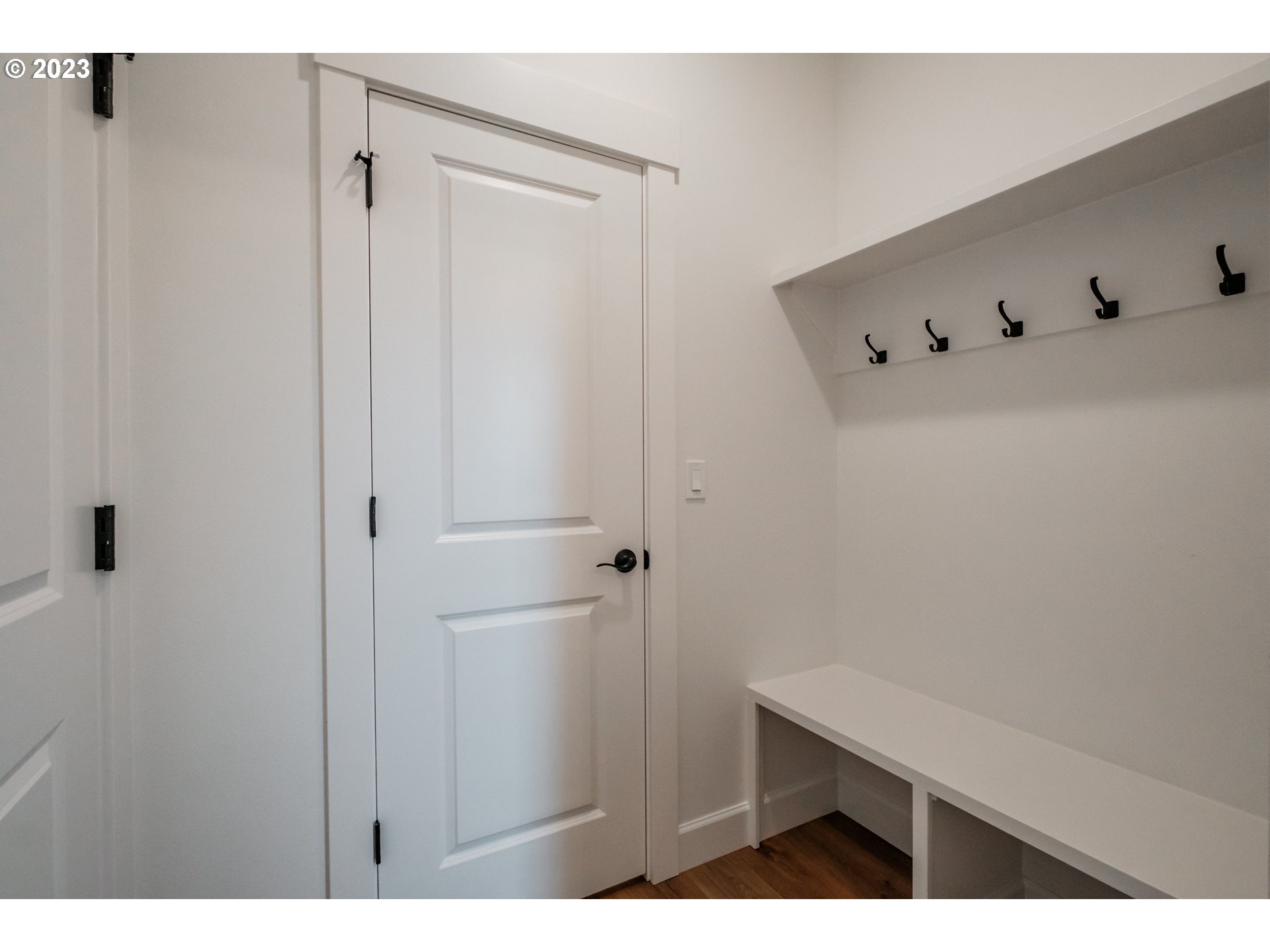 12363 Southwest Strobel Road Beaverton, OR 97007 - Photo 3 of 42 Gallery Image 3