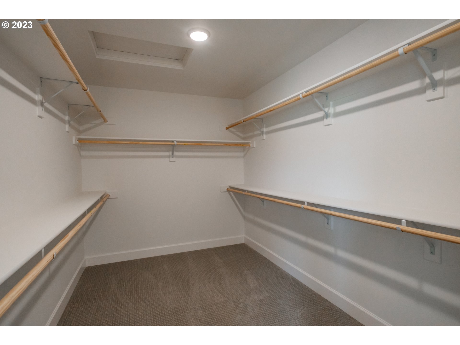 12363 Southwest Strobel Road Beaverton, OR 97007 - Photo 33 of 42 Gallery Image 33