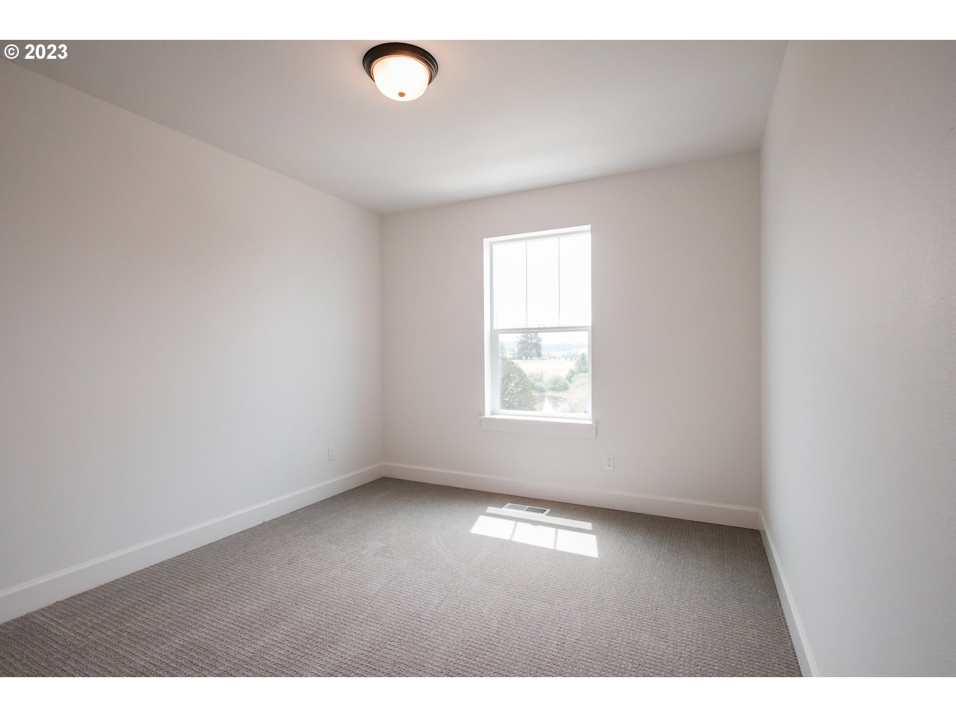 12363 Southwest Strobel Road Beaverton, OR 97007 - Photo 36 of 42 Gallery Image 36