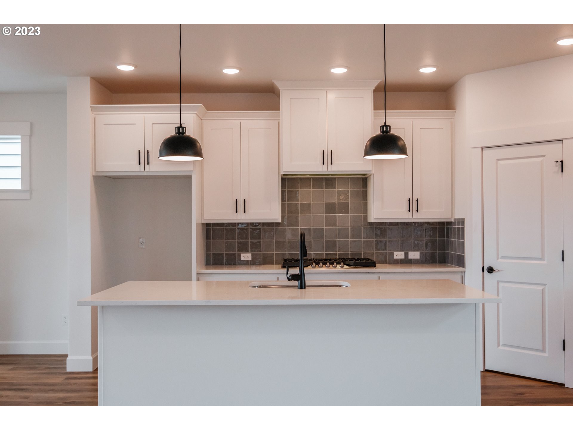 12363 Southwest Strobel Road Beaverton, OR 97007 - Photo 6 of 42 Gallery Image 6