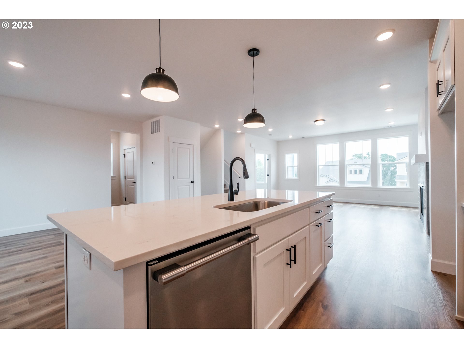 12363 Southwest Strobel Road Beaverton, OR 97007 - Photo 10 of 42 Gallery Image 10