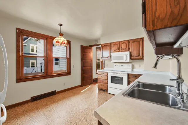 $230,000 | 426 Park Avenue, Sheboygan, WI 53081