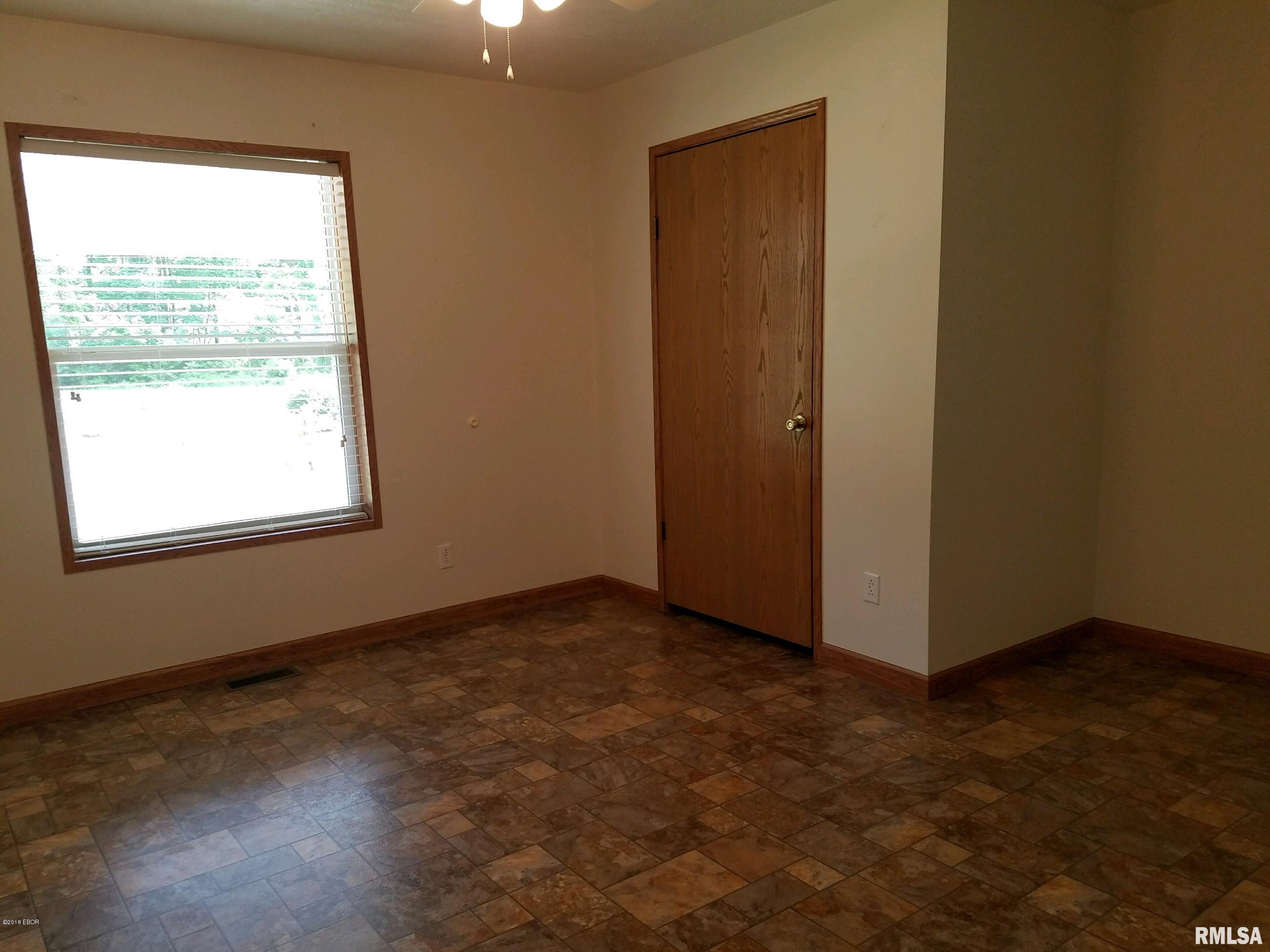 560 Body Barn Road Anna, IL 62906 - Photo 8 of 27 Gallery Image 8
