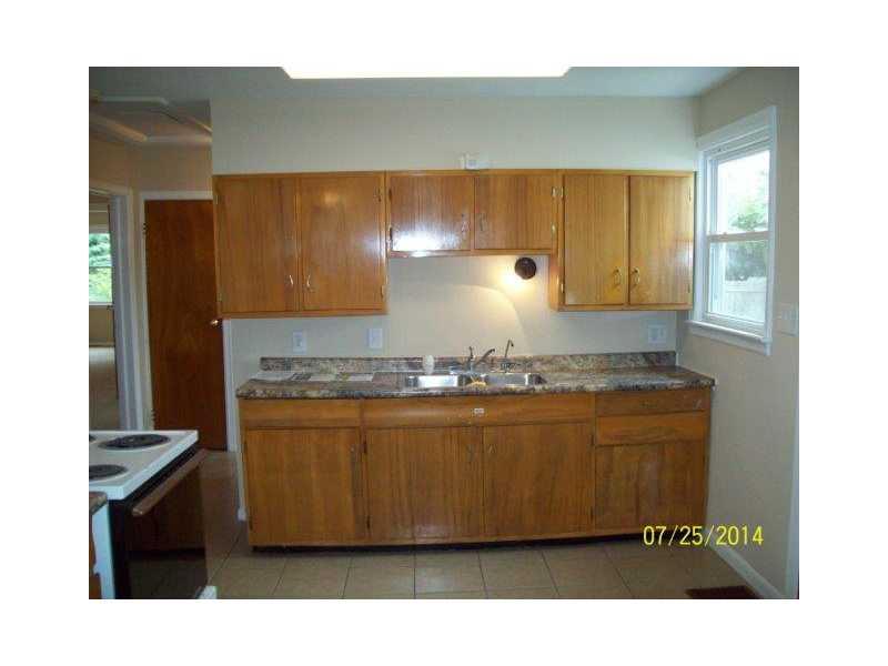 7650 Fall Creek Road Indianapolis, IN 46256 - Photo 5 of 10 Gallery Image 5