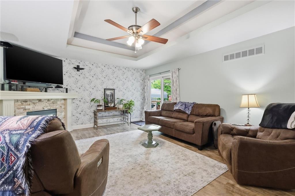 212 Southeast Cromwell Road Blue Springs, MO 64014 - Photo 5 of 47