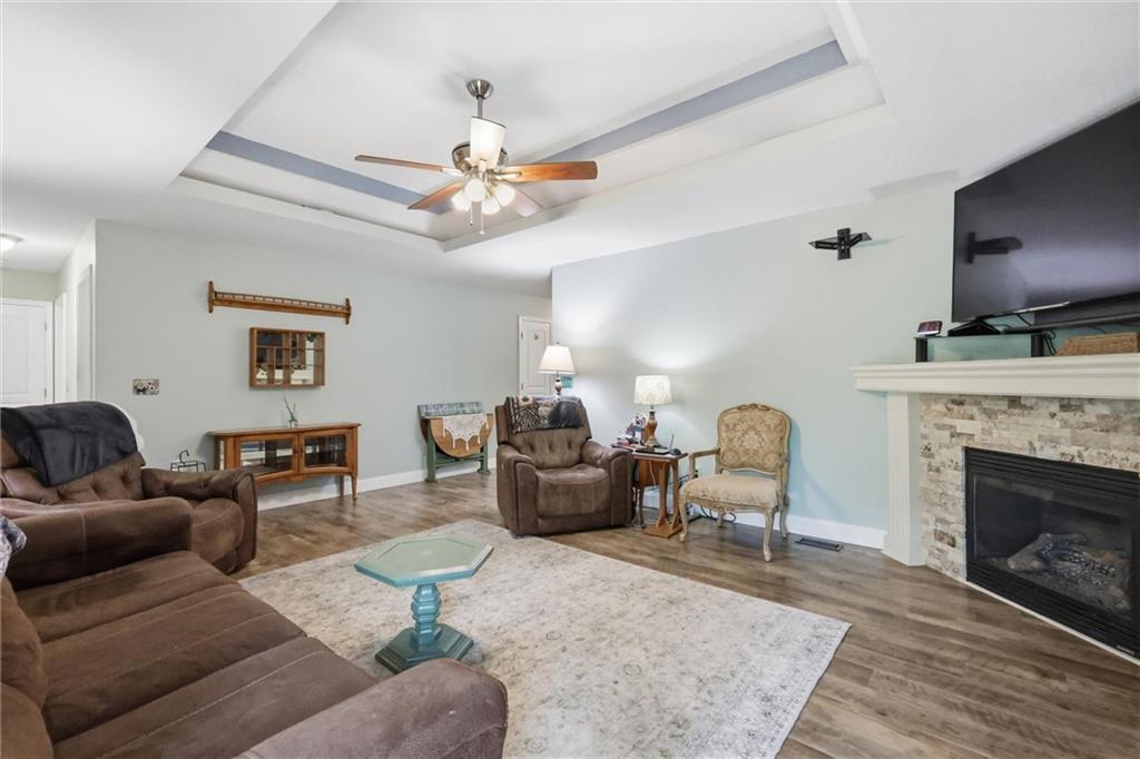 212 Southeast Cromwell Road Blue Springs, MO 64014 - Photo 6 of 47