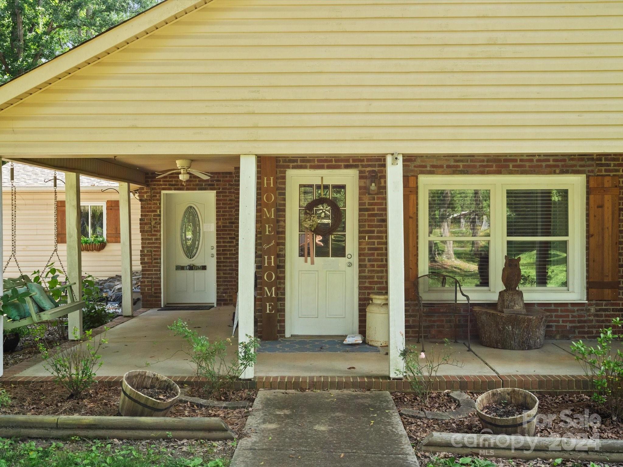 2805 Kingsburry Road Clover, SC 29710 - Photo 2 of 31 Gallery Image 2