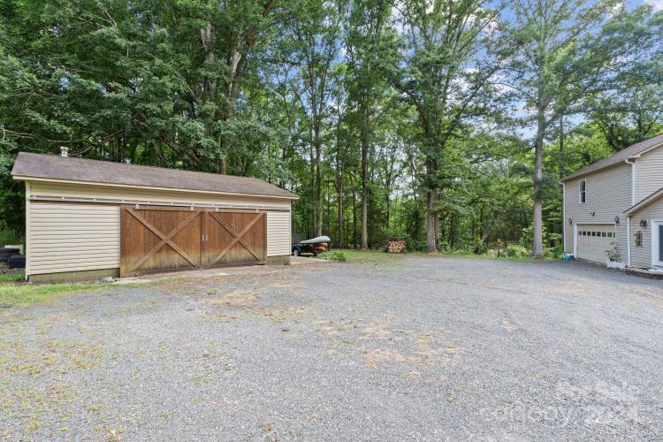 2805 Kingsburry Road Clover, SC 29710 - Photo 28 of 31 Gallery Image 28