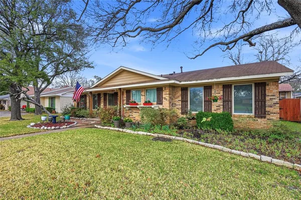 $440,000 | 2016 Custer Parkway, Richardson, TX 75080
