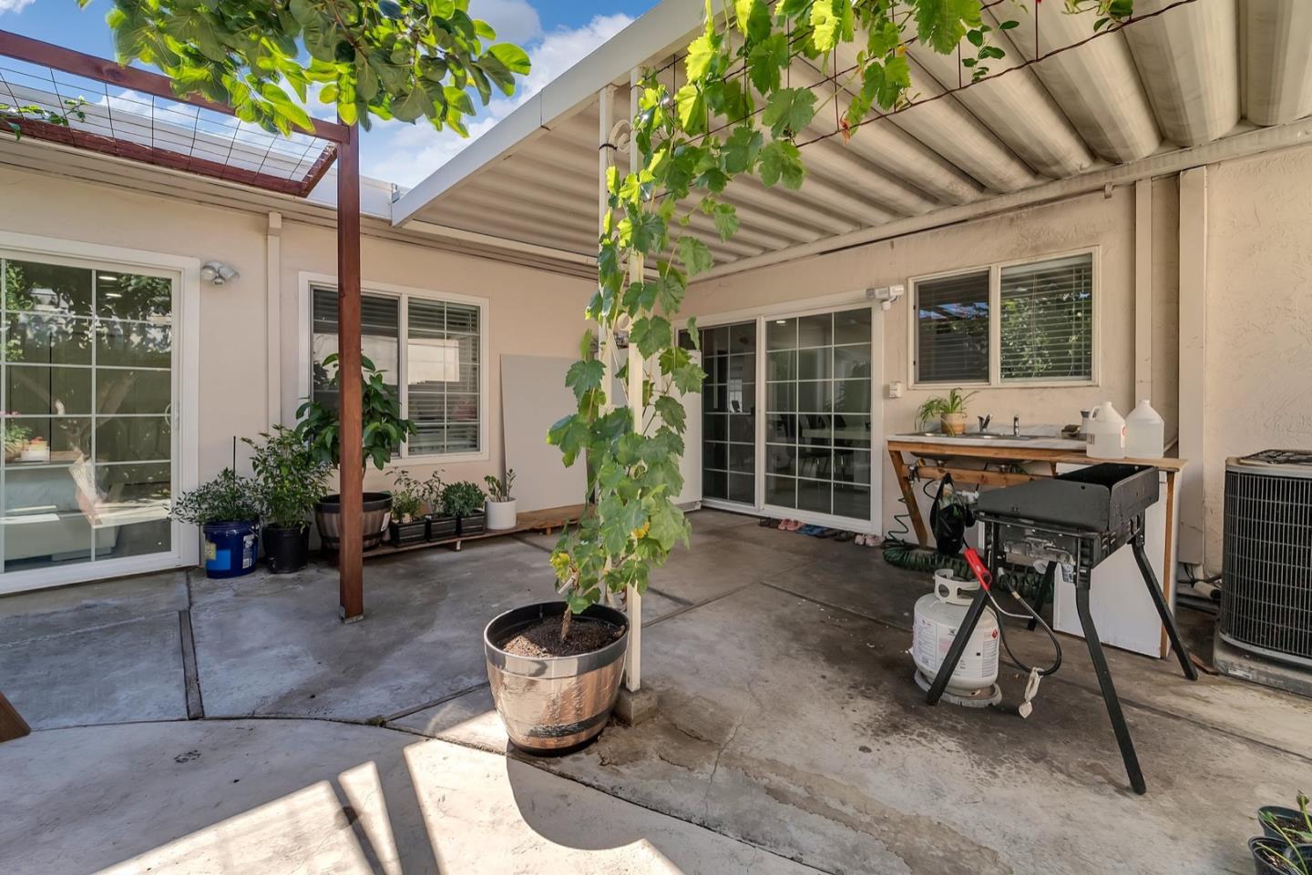 1158 Oakview Road San Jose, CA 95121 - Photo 19 of 23 Gallery Image 19