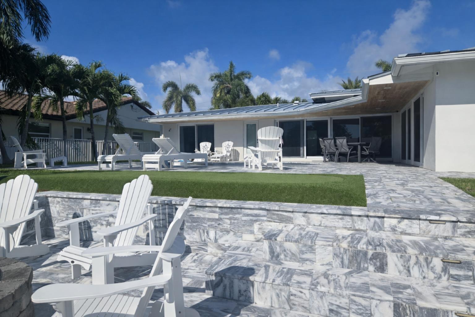 3910 Northeast 26th Avenue Lighthouse Point, FL 33064 - Photo 13 of 32 Yard