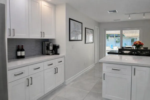 $2,300,000 | 3910 Northeast 26th Avenue, Lighthouse Point, FL 33064