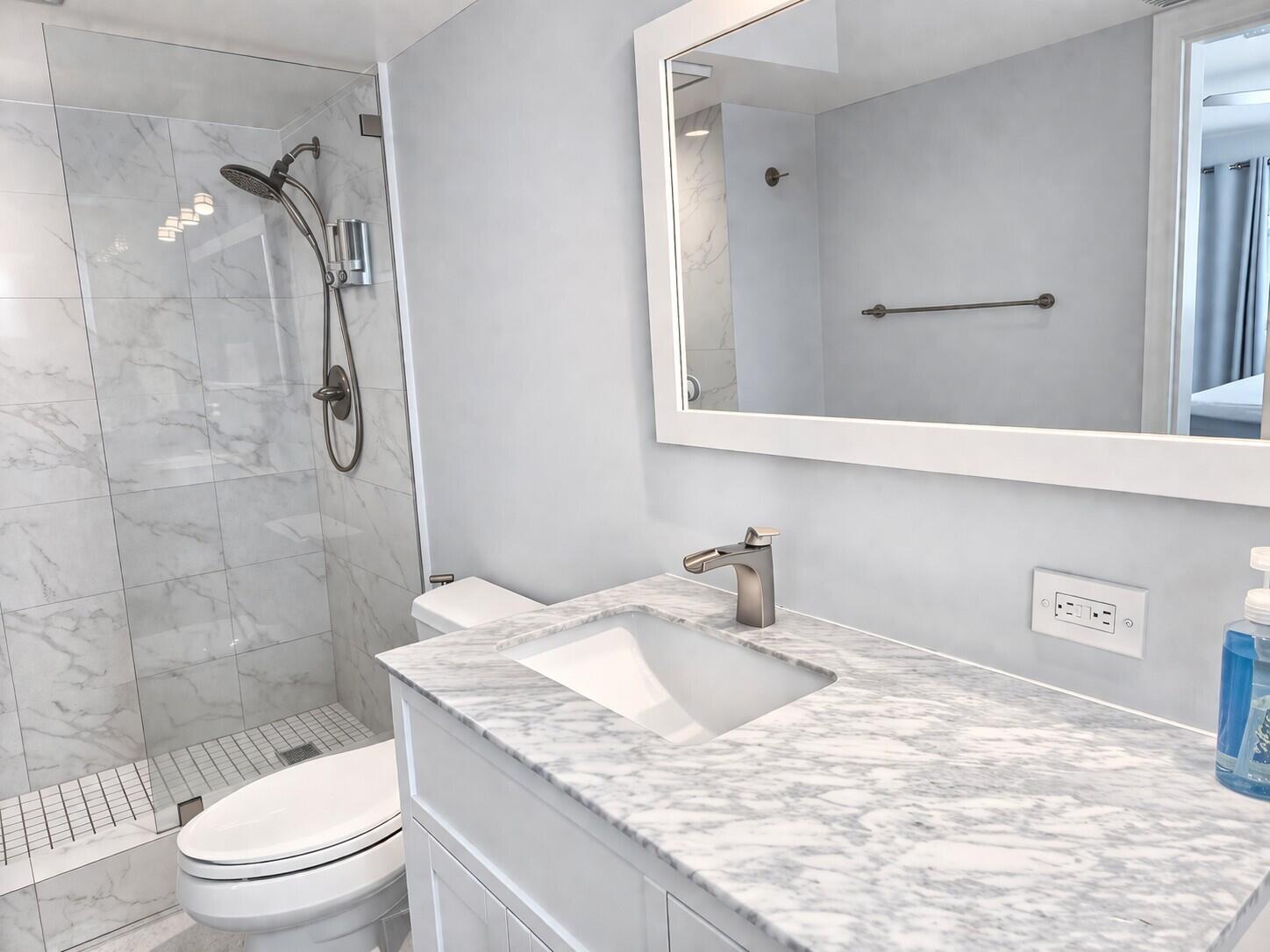 3910 Northeast 26th Avenue Lighthouse Point, FL 33064 - Photo 27 of 32 Bath 6