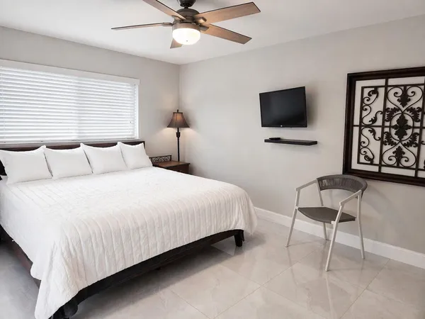 $2,300,000 | 3910 Northeast 26th Avenue, Lighthouse Point, FL 33064