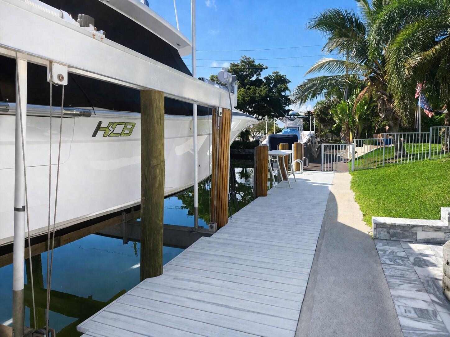 3910 Northeast 26th Avenue Lighthouse Point, FL 33064 - Photo 6 of 32 Dock and Lift