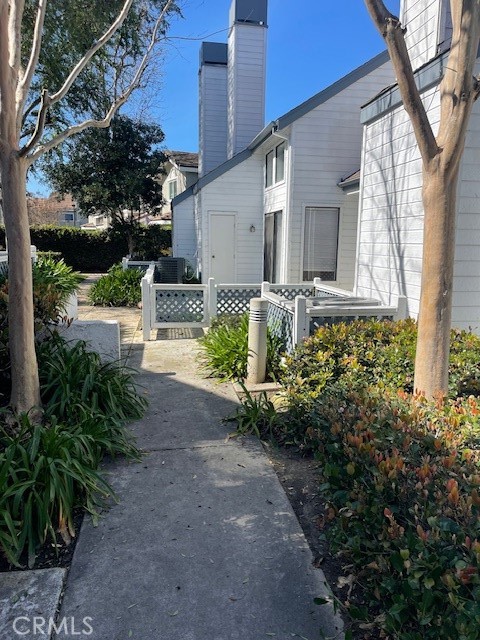 73 Fallingstar Irvine, CA 92614 - Photo 5 of 34 a view of a back yard of the house