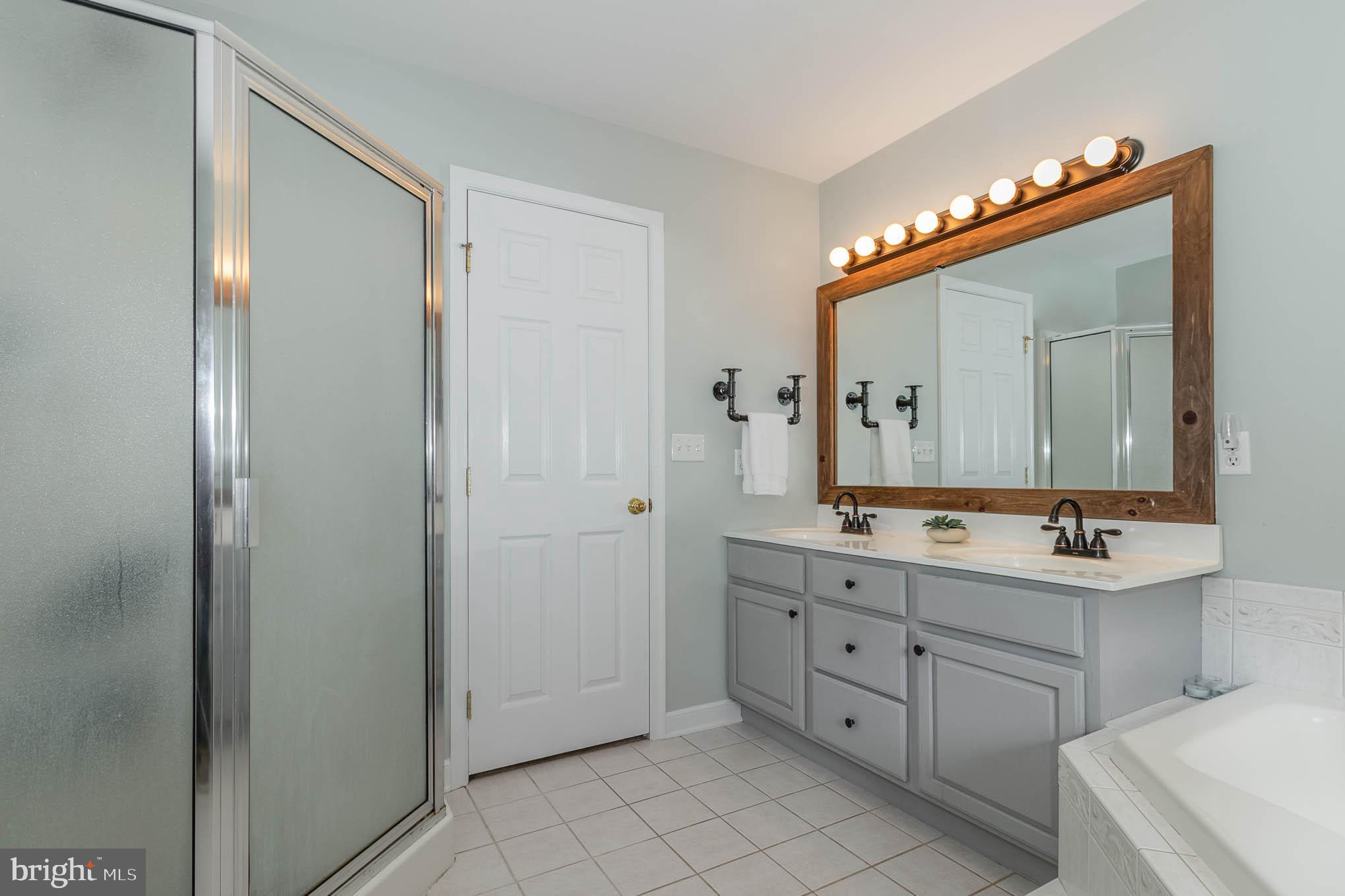 653 Woodburne Road Lewisberry, PA 17339 - Photo 13 of 34 Primary Bath