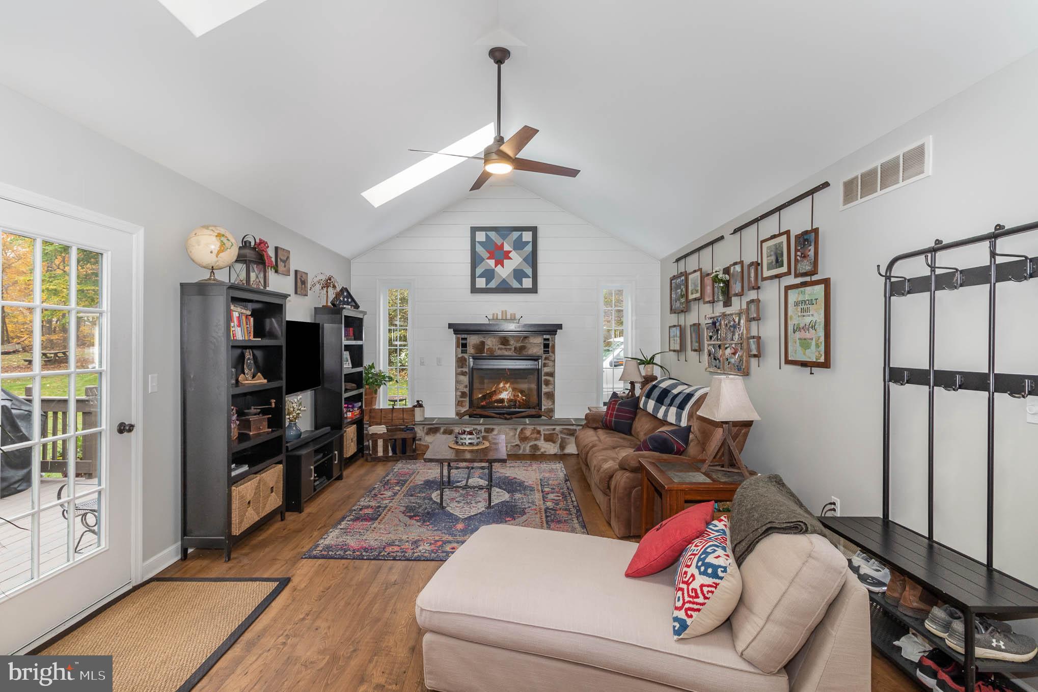 653 Woodburne Road Lewisberry, PA 17339 - Photo 8 of 34 Family Room