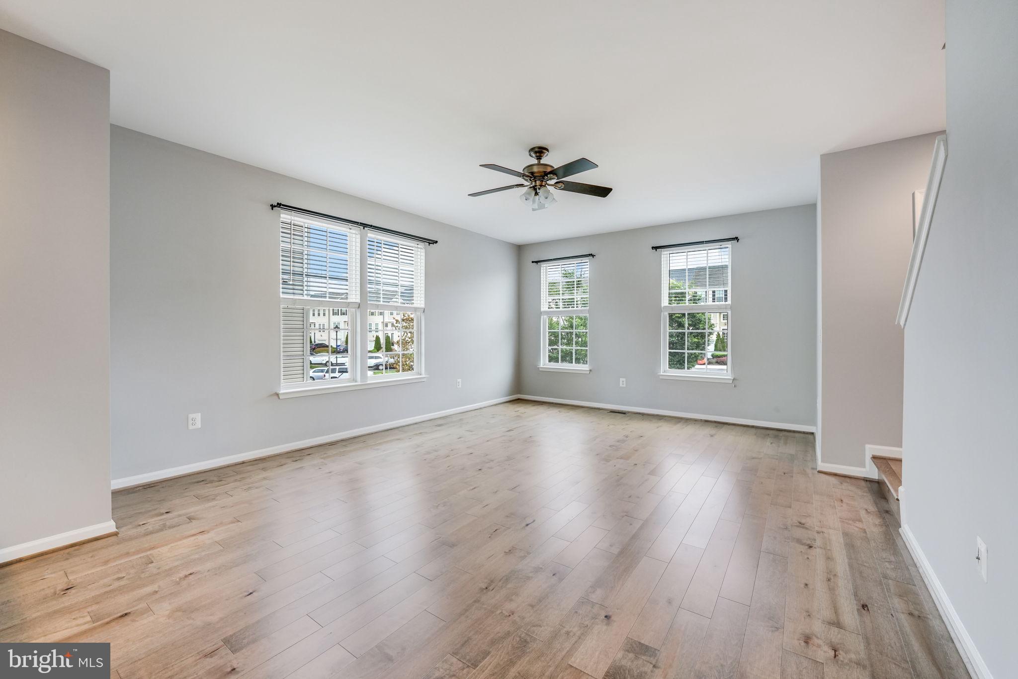 8360 Scotland Loop Manassas, VA 20109 - Photo 5 of 32 Family Room