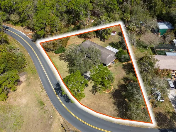 $324,900 | 16529 Orange Avenue, Umatilla, FL 32784