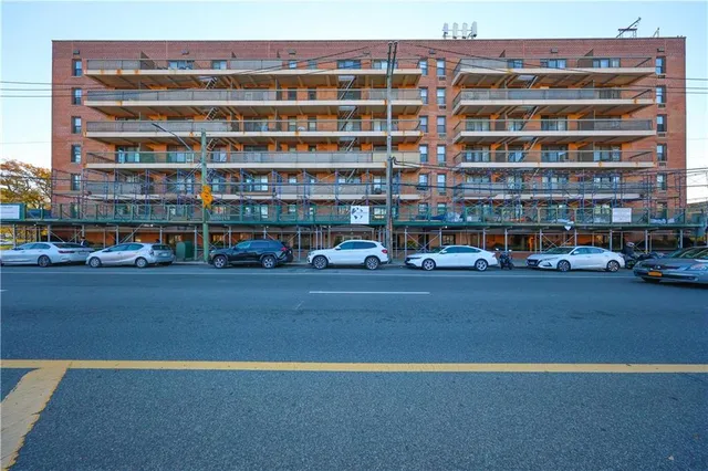 $448,000 | 2121 Shore Parkway, Unit 5C | Gravesend