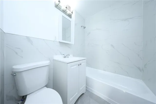 $448,000 | 2121 Shore Parkway, Unit 5C | Gravesend